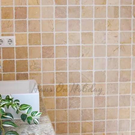 Apartment La Galeria, Traditional Townhouse In The Heart Of The Old Quarter Hansonholiday