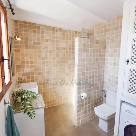 La Galeria, Traditional Townhouse In The Heart Of The Old Quarter Hansonholiday * Frigiliana