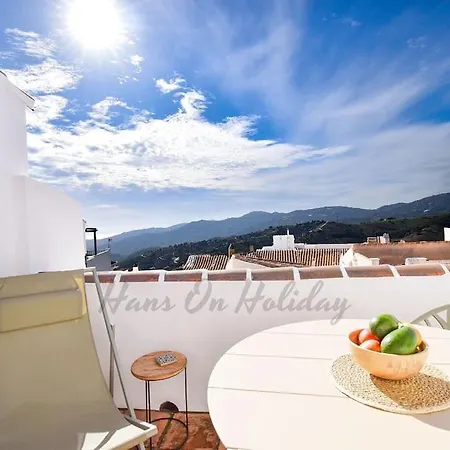 La Galeria, Traditional Townhouse In The Heart Of The Old Quarter Hansonholiday Apartment