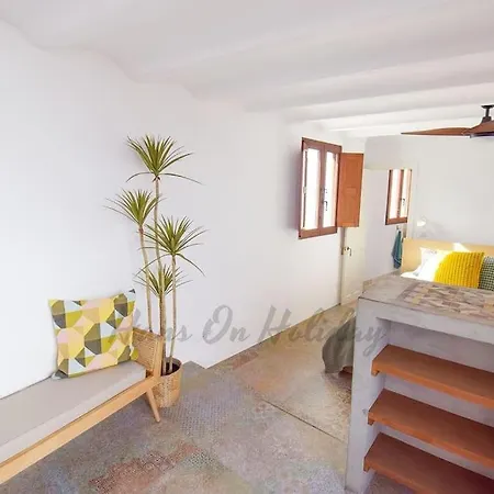 Apartment La Galeria, Traditional Townhouse In The Heart Of The Old Quarter Hansonholiday